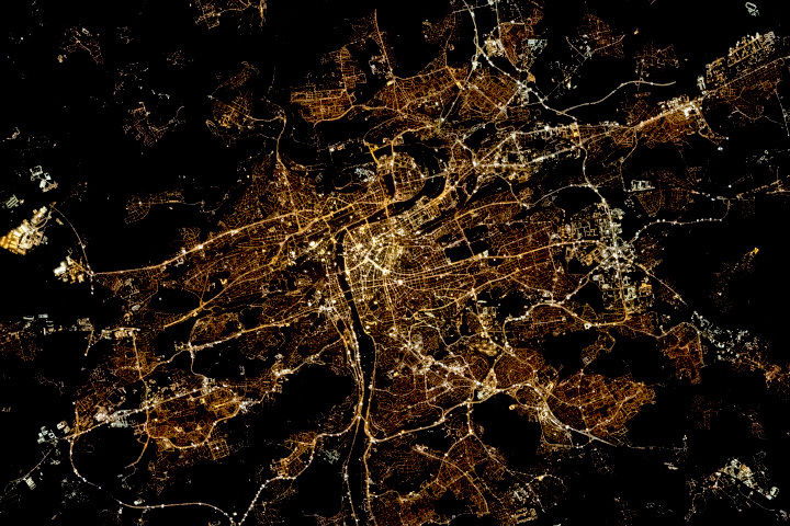 ISS Captures Prague’s Nighttime Splendor from Space